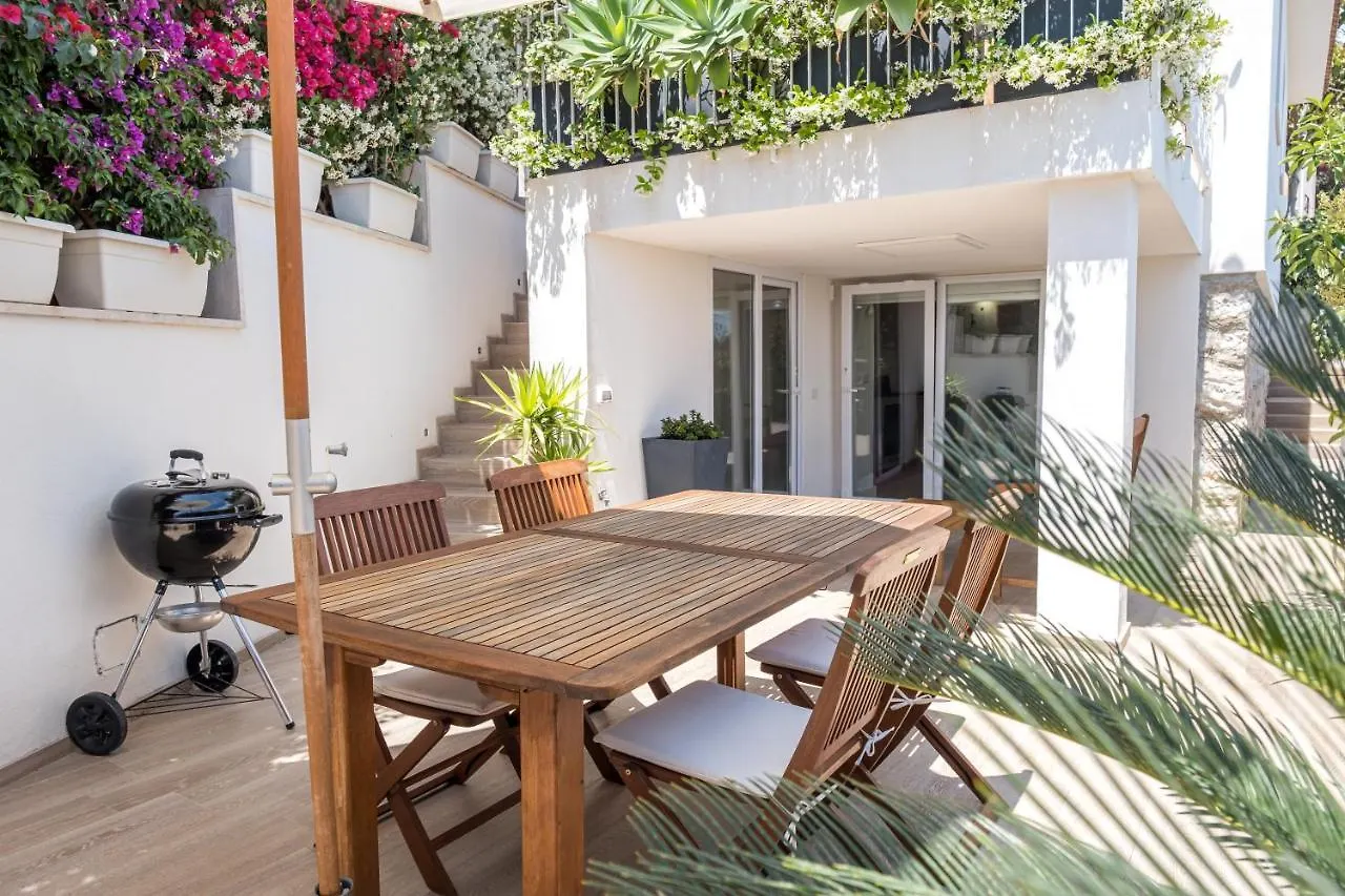 Teatro Apartments Mondello Palermo Italien